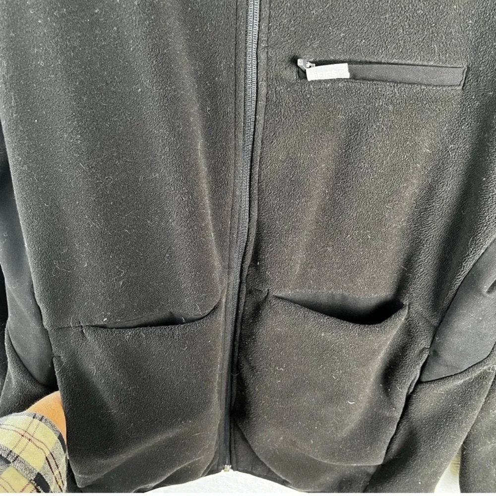 Figs On Shift Fleece women’s XL black work jacket coat for healthcare workers - Picture 13 of 16